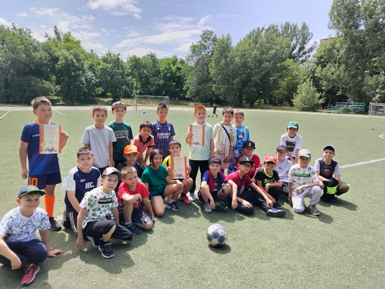 Бүгін «Балдырған» мектеп жанындағы лагерінде Денсаулық күні өтті! 🌞/ Сегодня в пришкольном лагере «Балдырған» прошёл День здоровья! 🌞