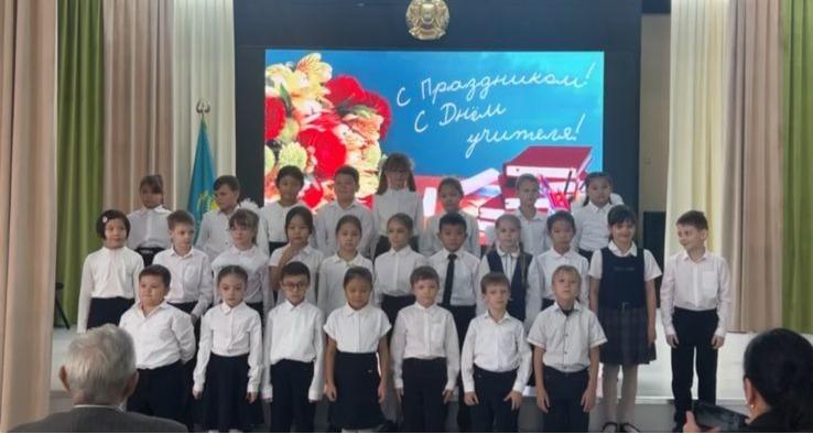 Жұма күні №1 мектеп-гимназиясында Мұғалімдер күніне арналған мерекелік концерт өтті!/В пятницу в школе-гимназии №1 прошёл праздничный концерт, посвящённый Дню учителя!